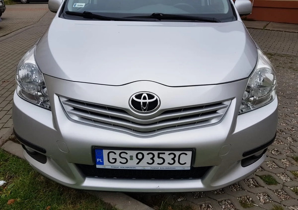 Toyota Verso cena 29500 przebieg: 256480, rok produkcji 2010 z Słupsk małe 46